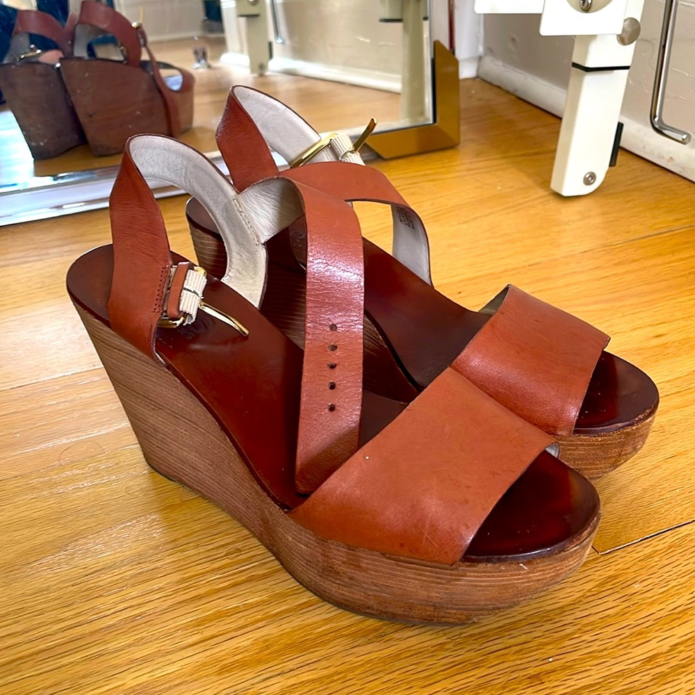 KORS Michael Kors- cognac leather platform sandals 8.5